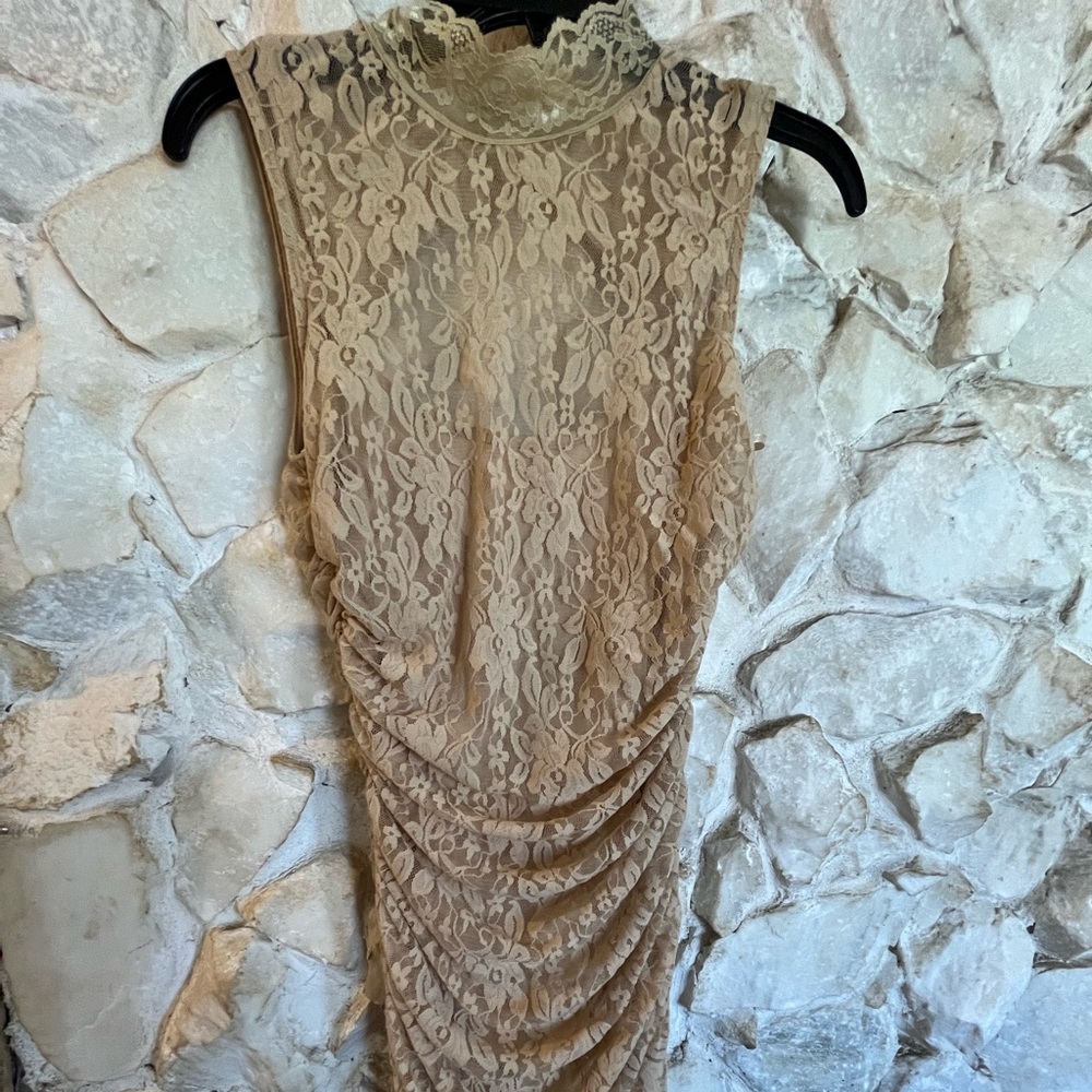 Qurio nude lace fringed dress